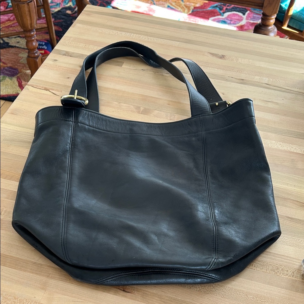Vintage coach Elegant Black Leather Tote Bag